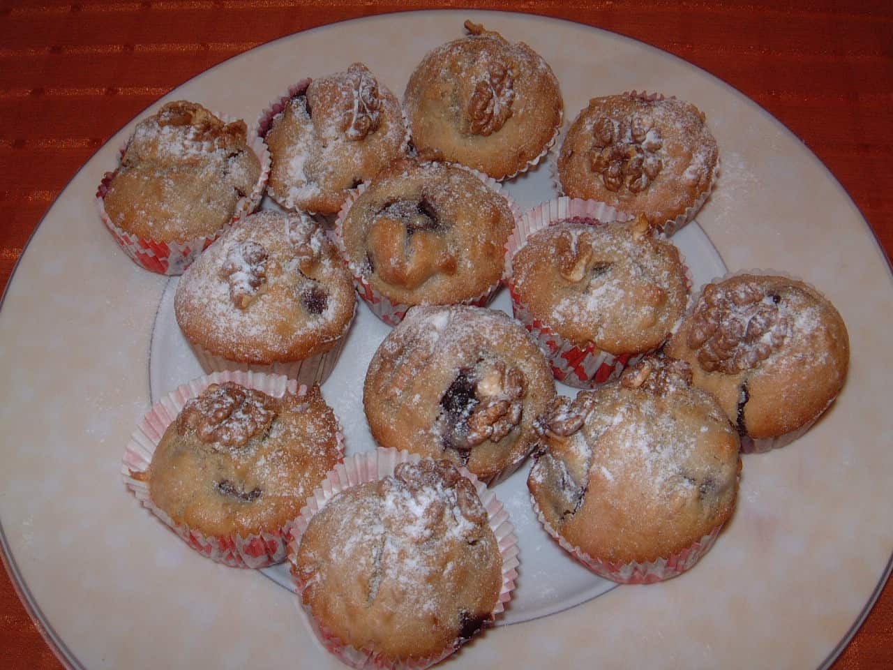 Cseresznyés diós muffin