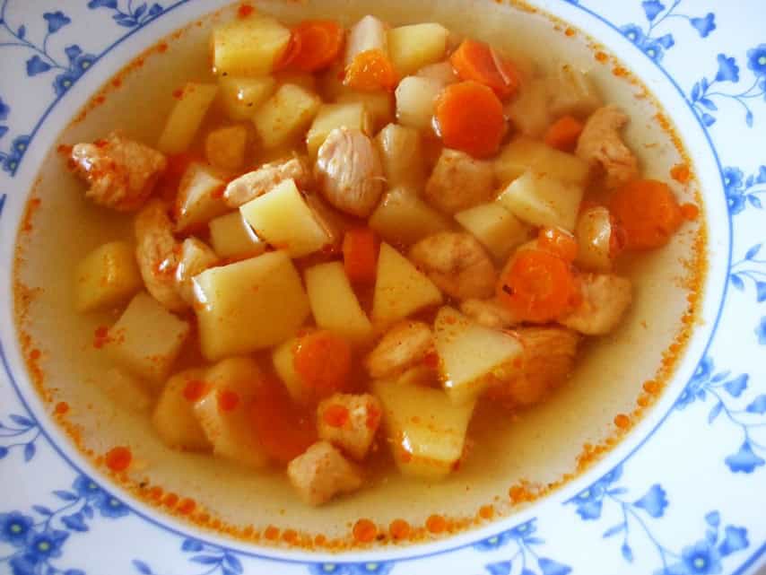 Gulyásleves csirkemellből