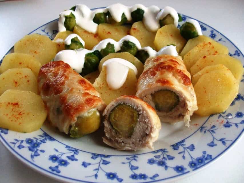 Kelbimbóval töltött csirkerolád