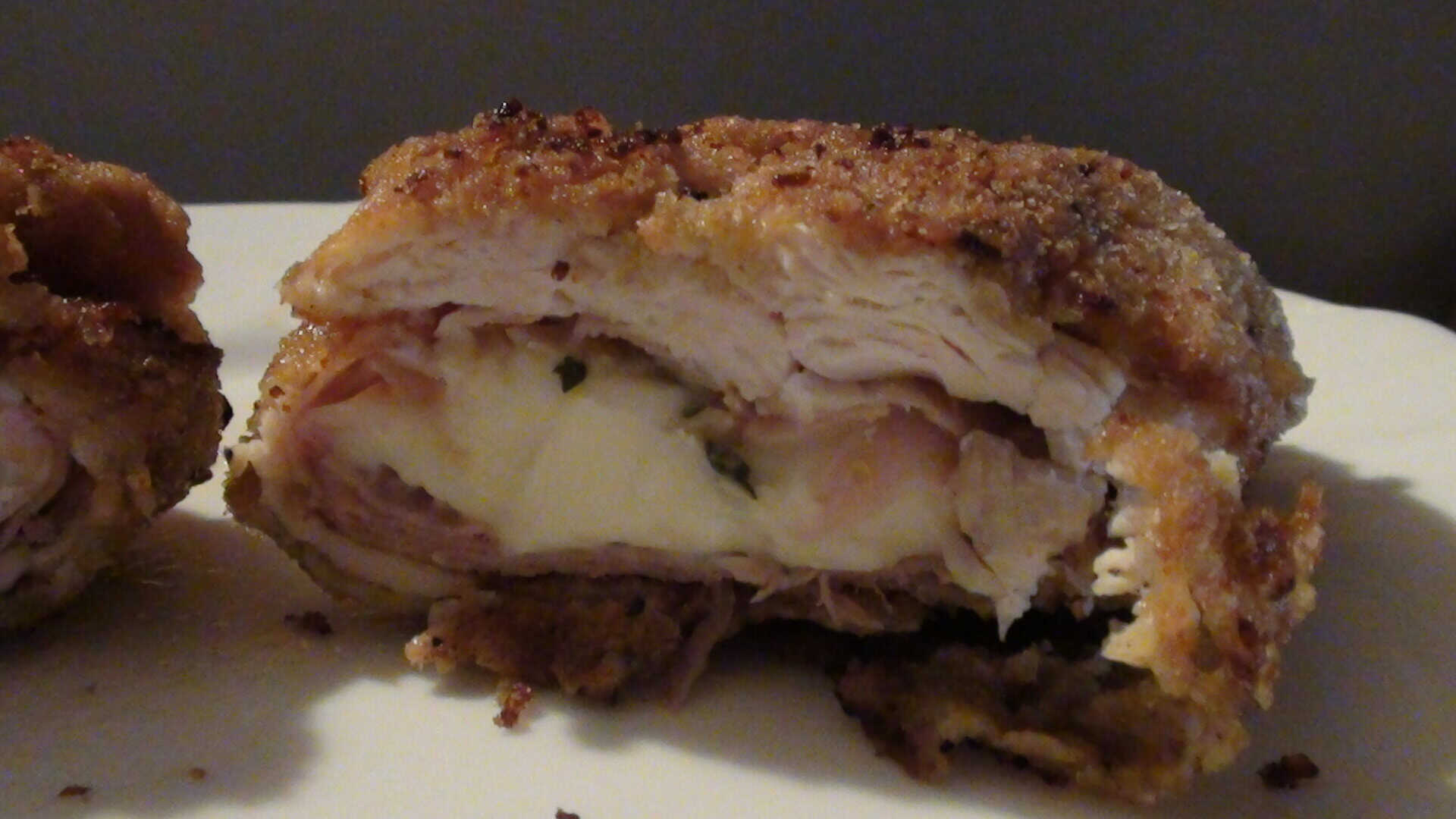 Sajttal töltött tárkonyos csibemell