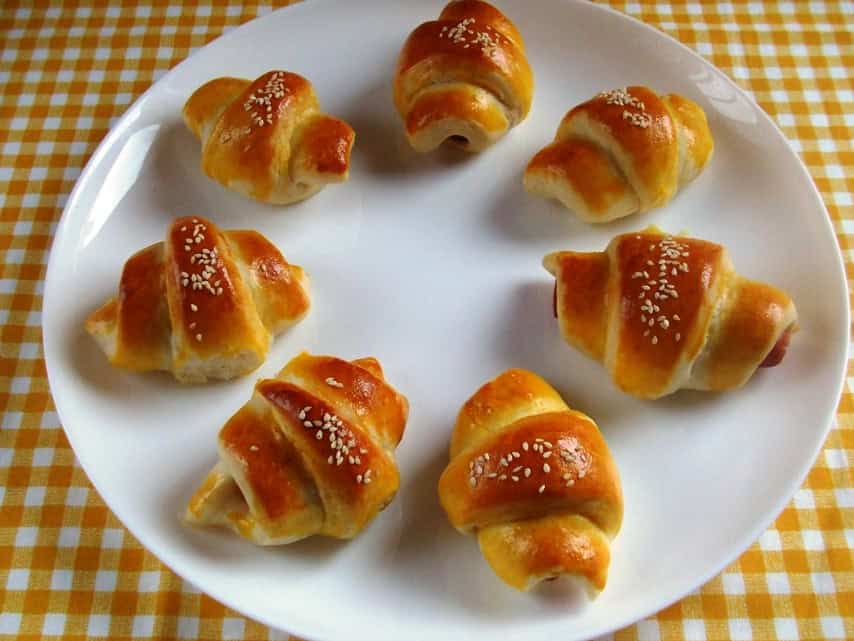 Sajtos virslivel töltött kifli