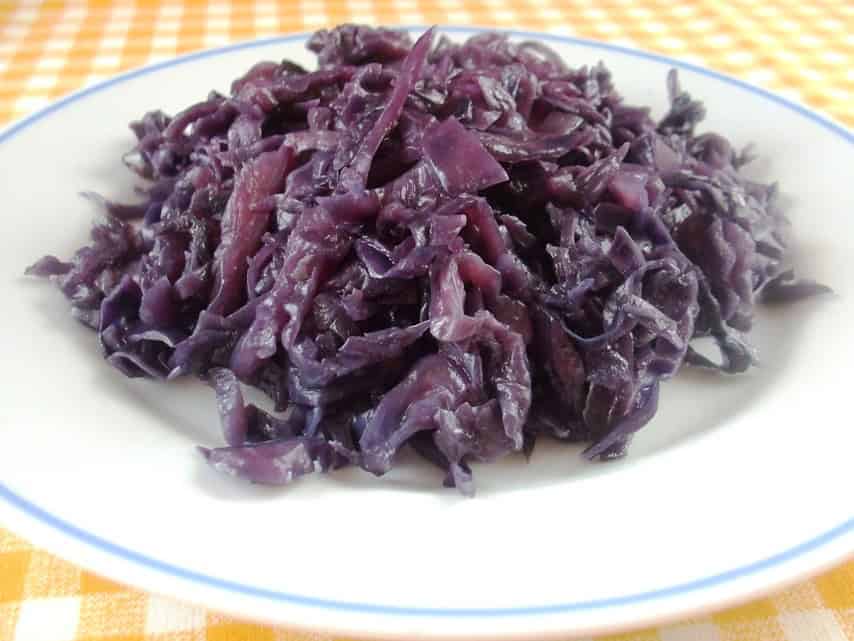 Párolt lilakáposzta