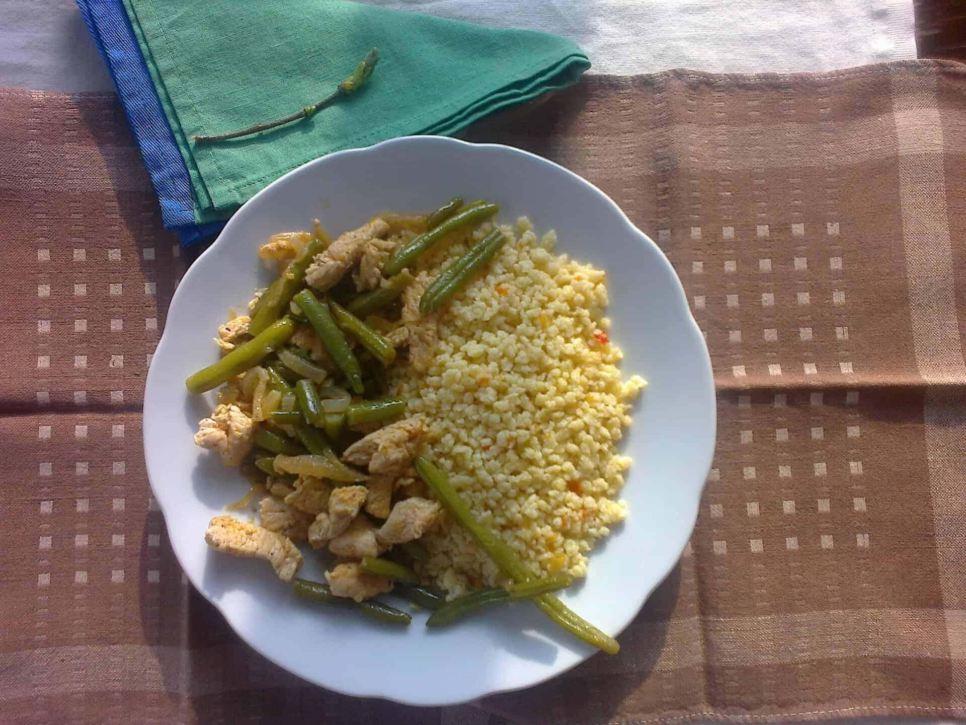 Kuszkusz zöldbabos pulykamellel