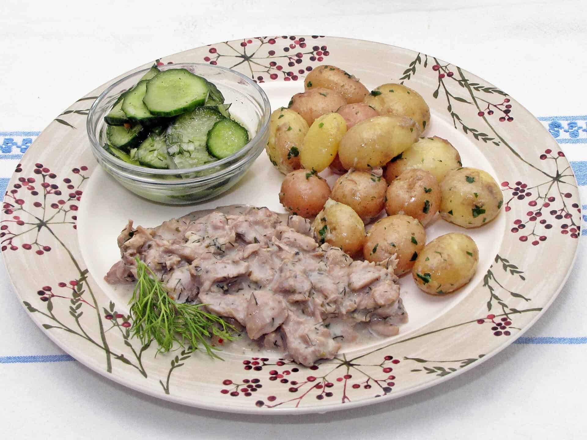 Tejszínes, majoránnás pulykatokány flambírozva.