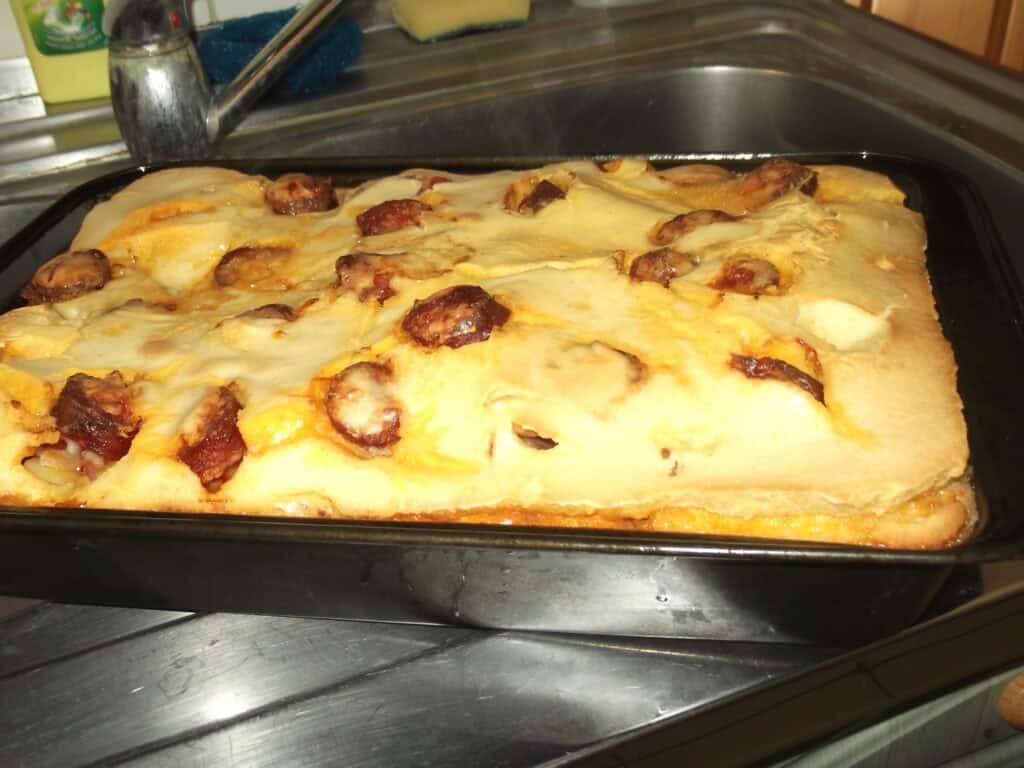 krumplis-baconos-kolbászos palacsintatésztás