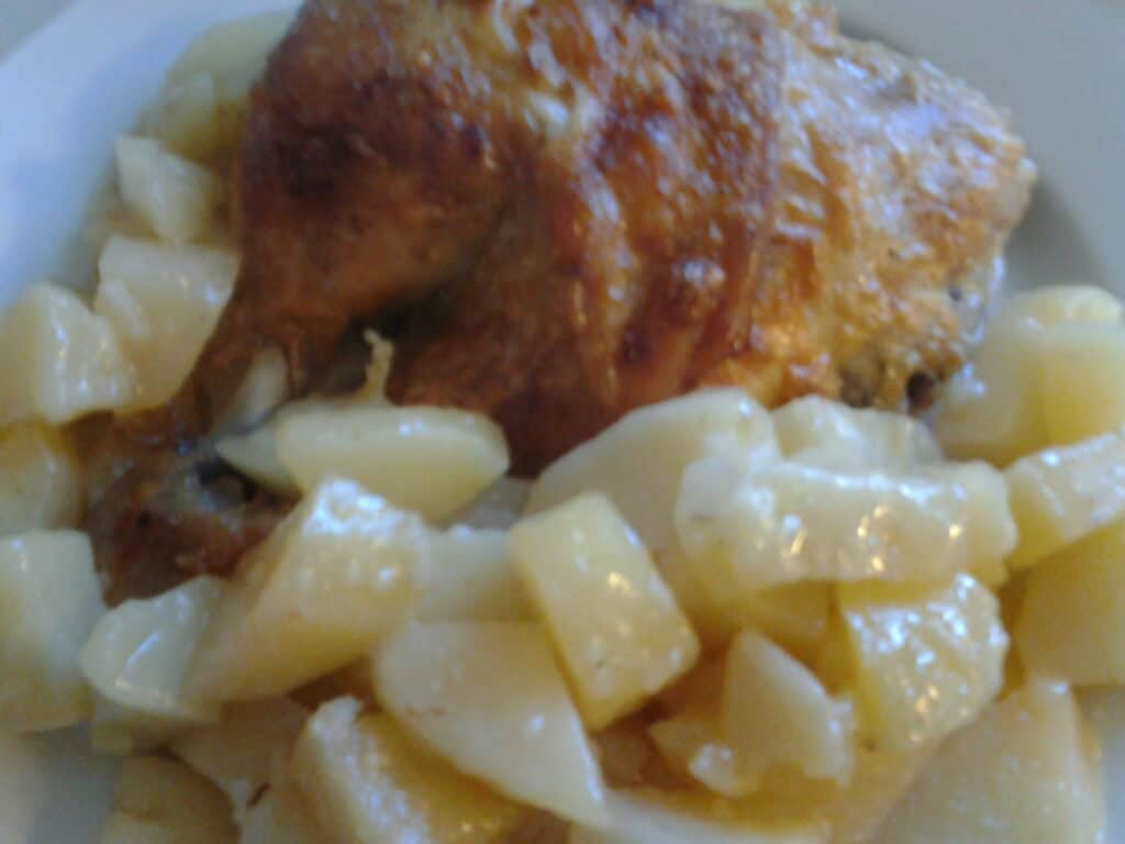 Csirkecombok mozzarellával töltve, römertopfban