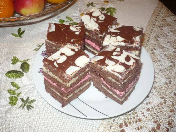 Mandula és puncskrémes Lajcsi szelet