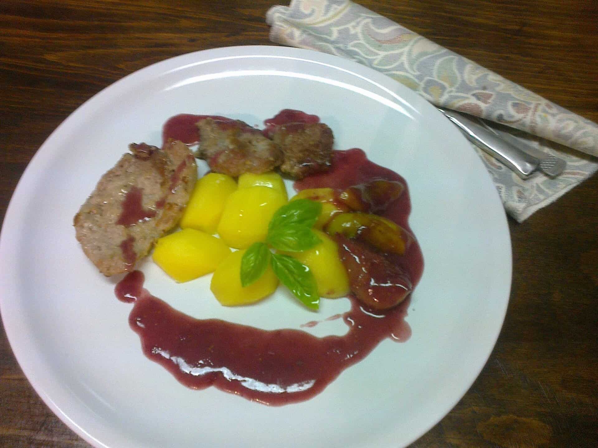 Sertéscomb fügemártással