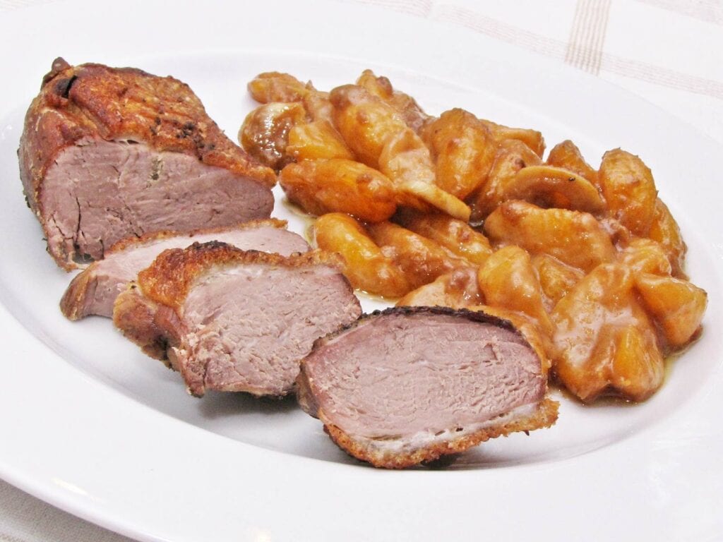 Omlós ropogós kacsamell, mandarinmártással.