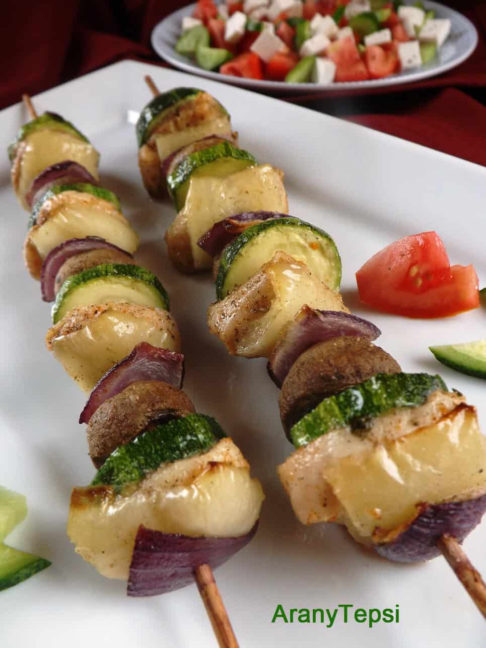 Nyári zöldséges csirkenyárs