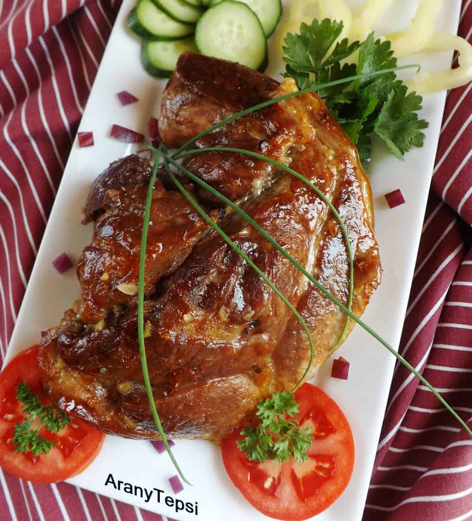 Fokhagymás csülök egyben sütve