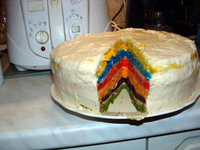 Szivárvány torta vanília krémmel