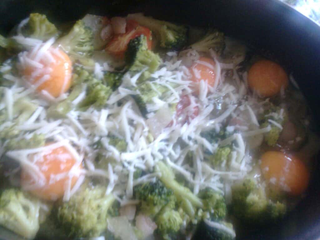 Minden található zöldséges tepsis csirke comb!