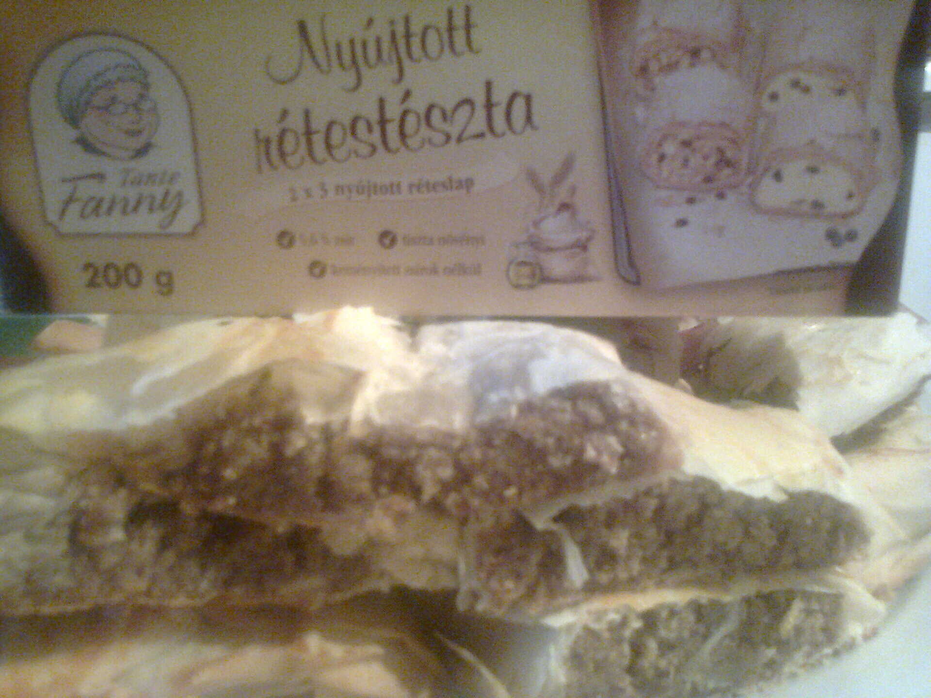 Fanny tante,nyújtott rétes tésztálya.