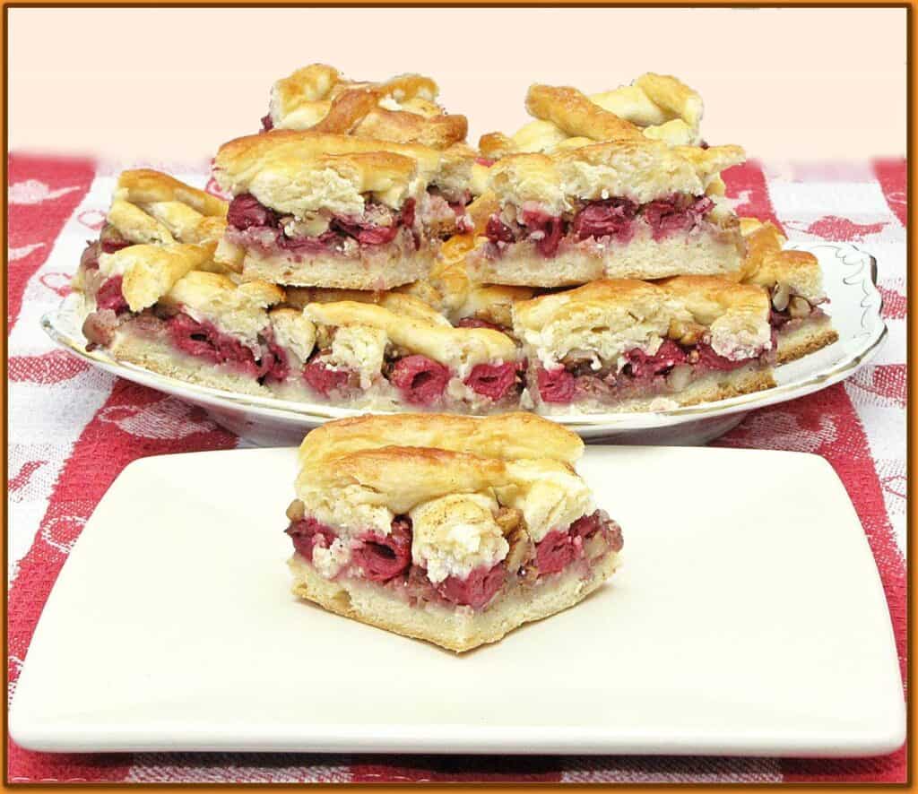 Meggyes, diós rácsos