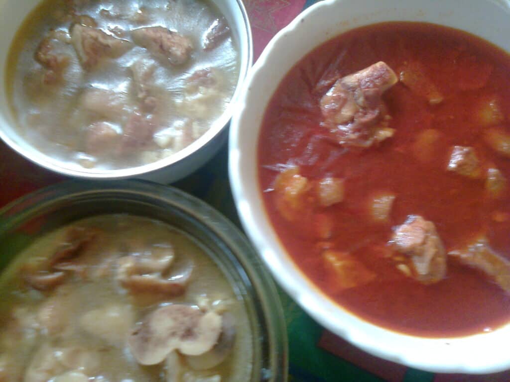 Kocsonnya,és hideg paprikás.