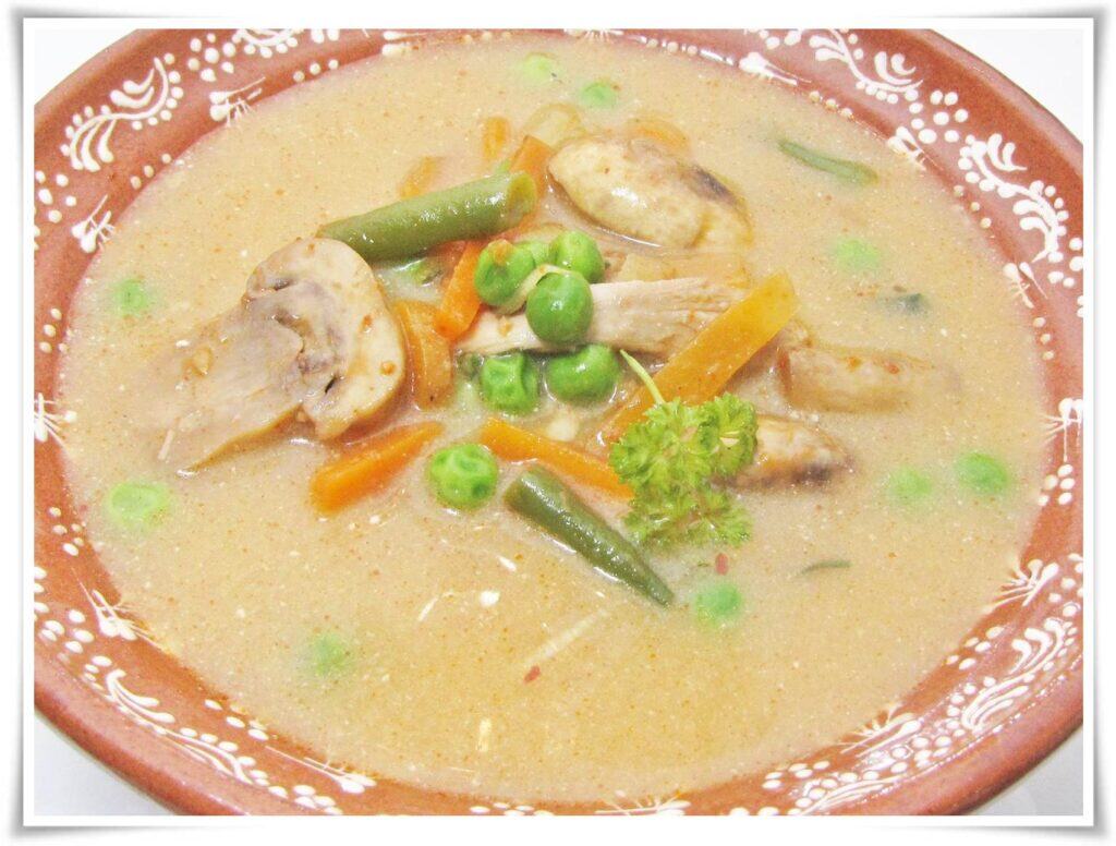 Bakonyi betyárleves / zöldséges gombaleves