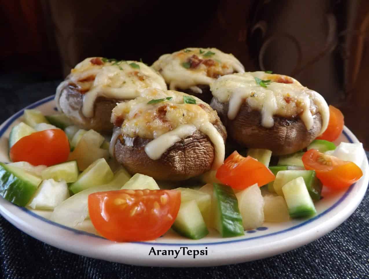 Kolbászos túrókrémmel töltött gombafejek