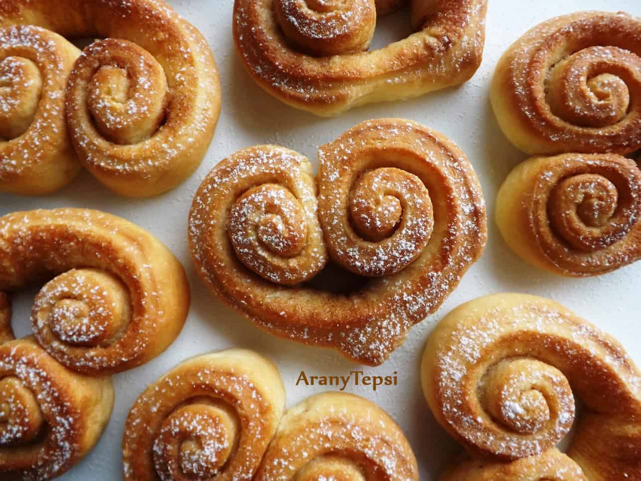 Szív-küldi fahéjas kalácskák