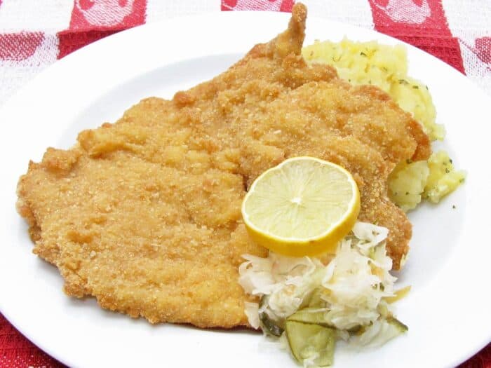 Eredeti bécsi szelet / wiener snitzel.