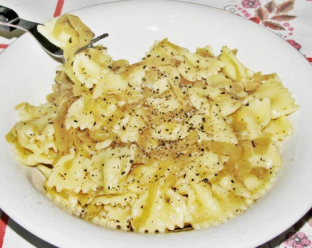 Káposztás farfalle