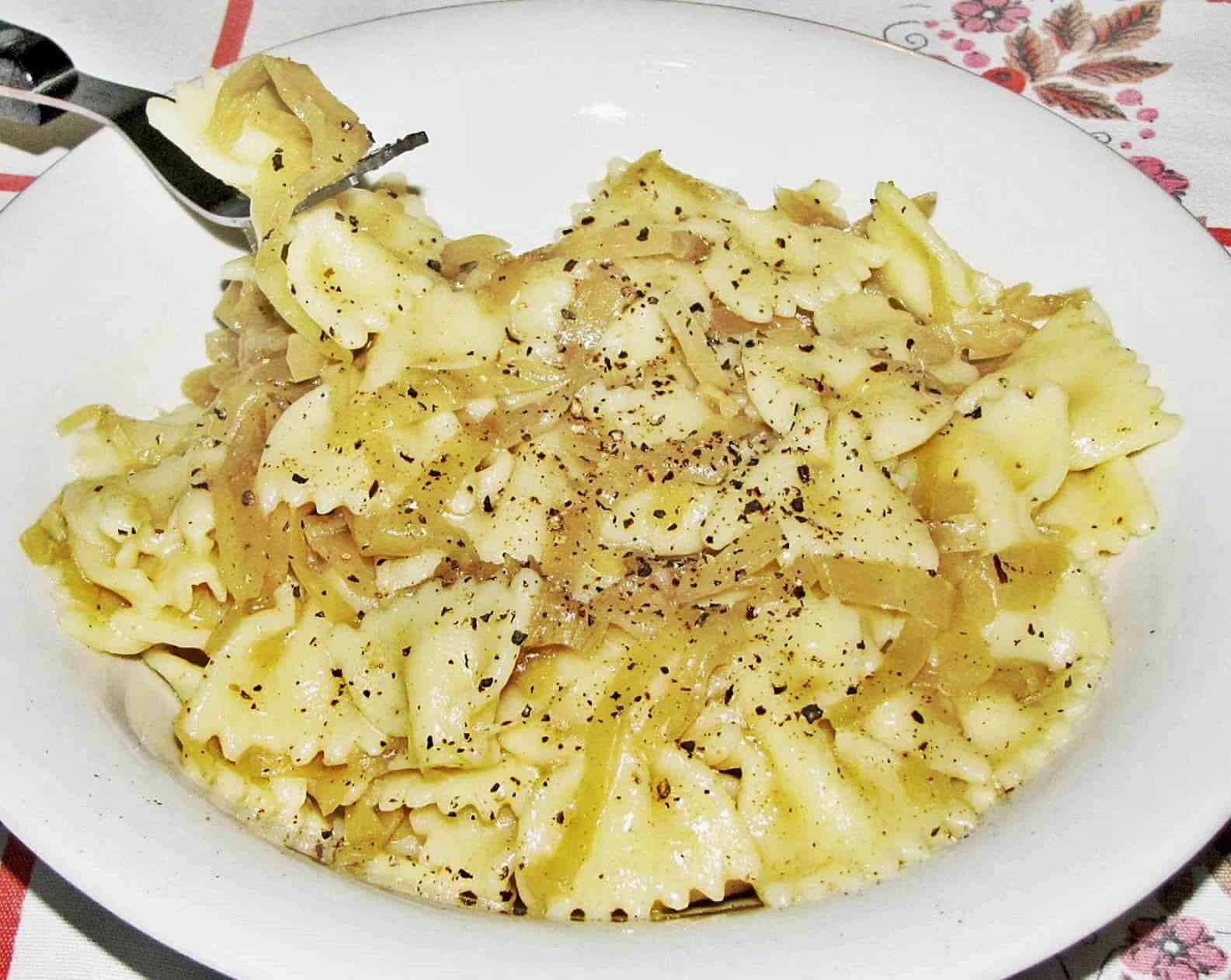 Káposztás farfalle