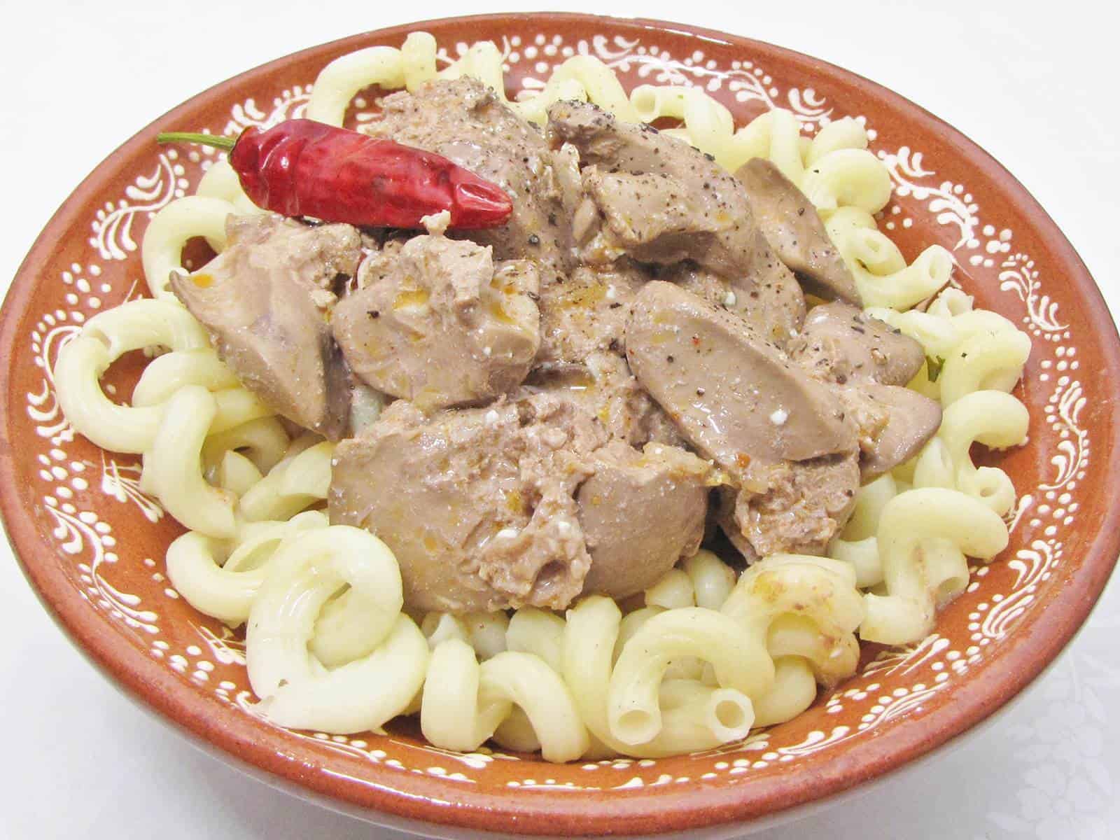 Csípős, tejfölös, csirkemáj paprikás