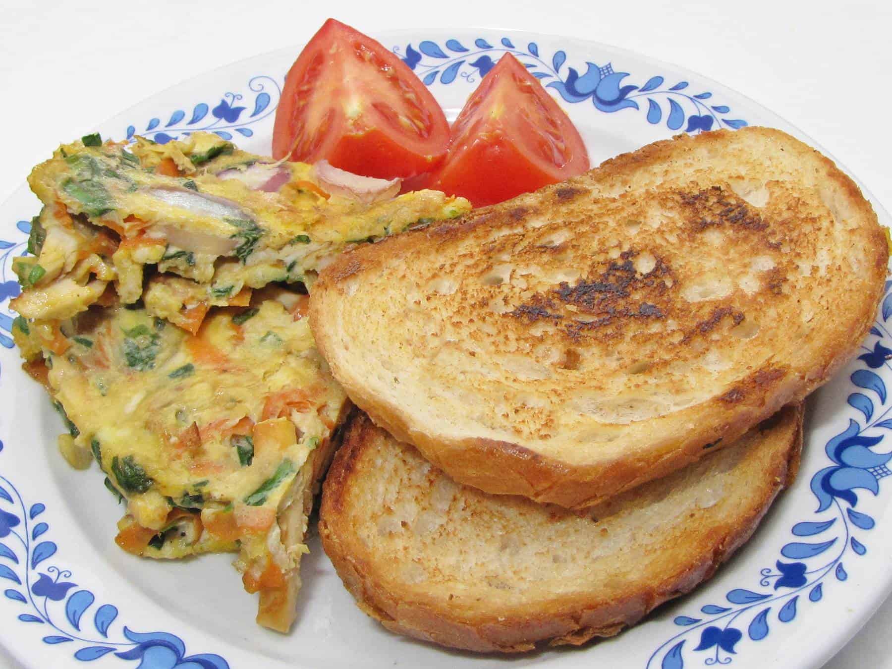 Frittata hússal, sok zöldséggal