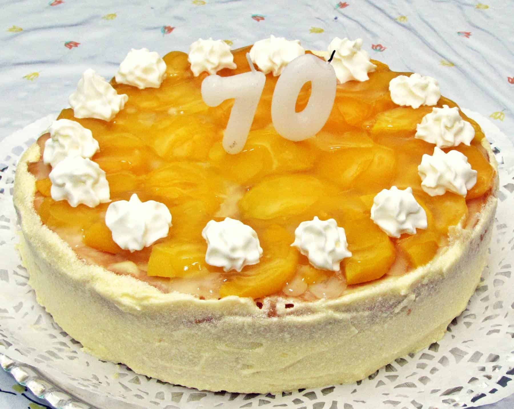 Őszibarackos piskótatorta