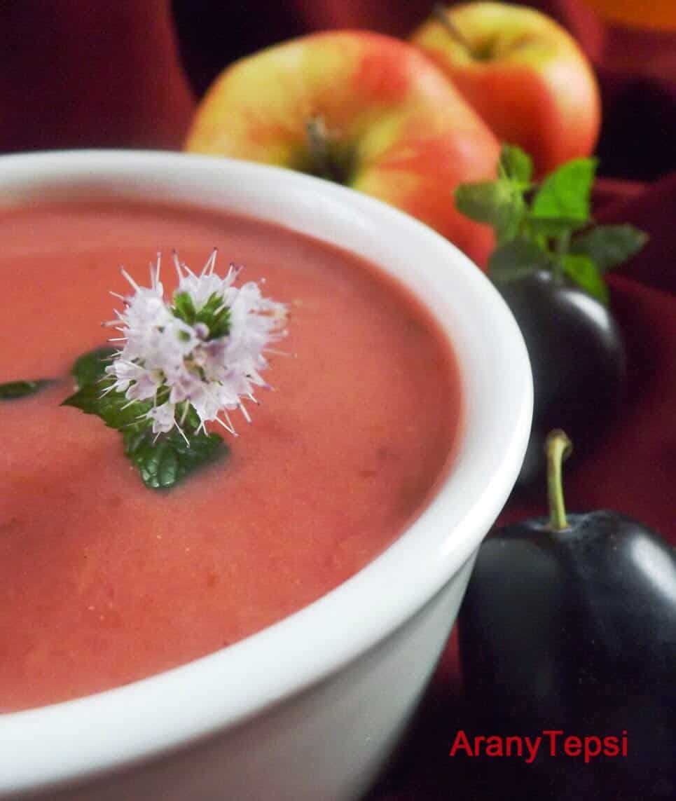 Almás szilvakrémleves