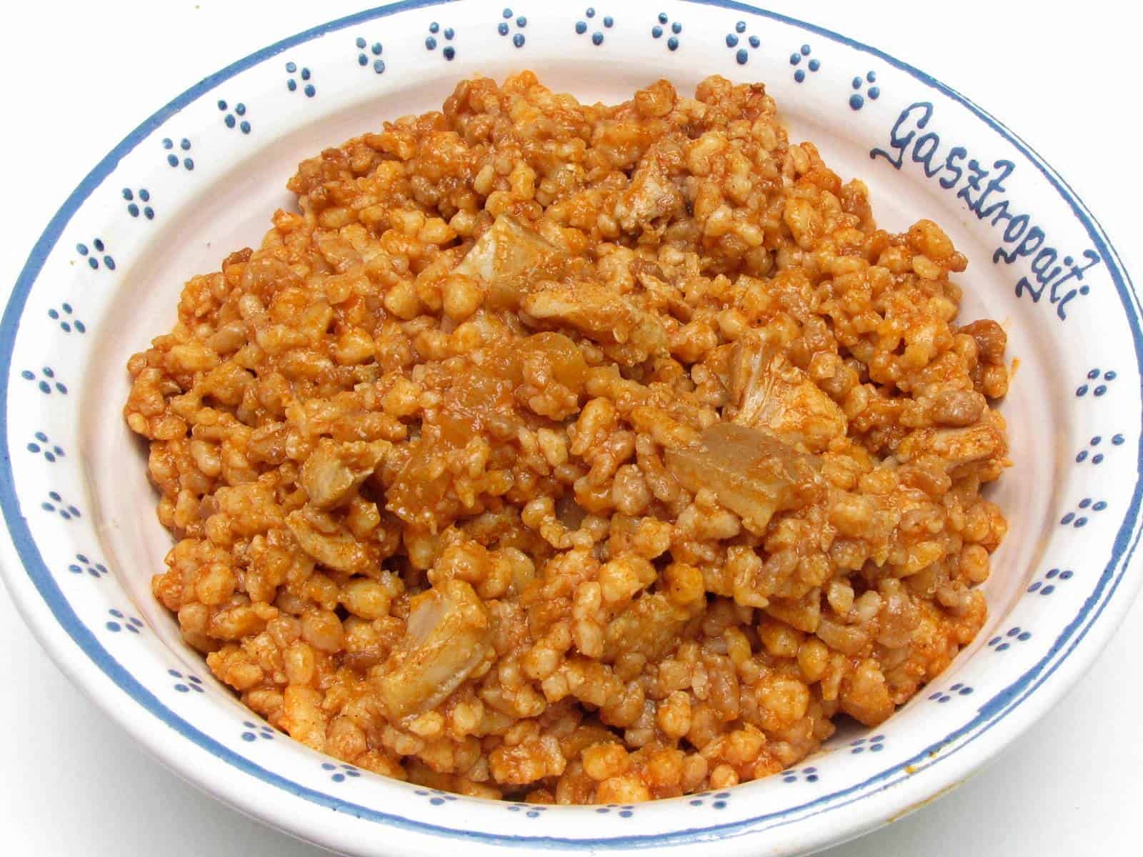 Tarhonyás hús bőrös sertésből