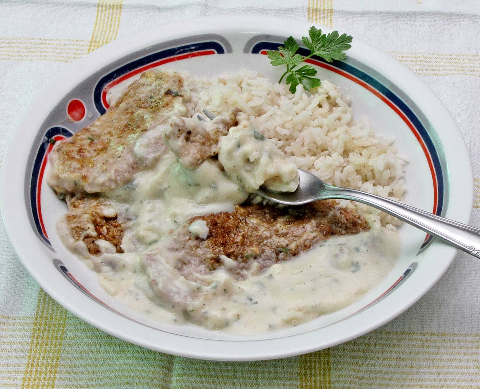 Sertés szűzérmék sajtszószban