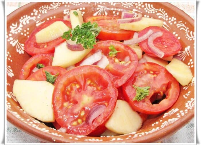 Almás paradicsomsaláta teriyaki szósszal