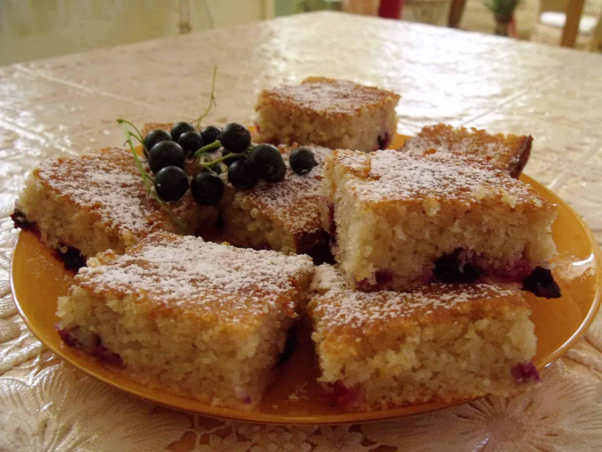 Grízes gyümölcsös kevert pite