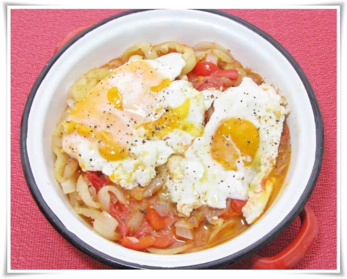 Shakshouka / saksuka a Közel – Kelet lecsója.