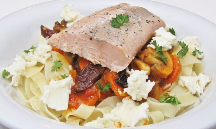 Olasz lazacos ragu tagliatellén (széles metélt