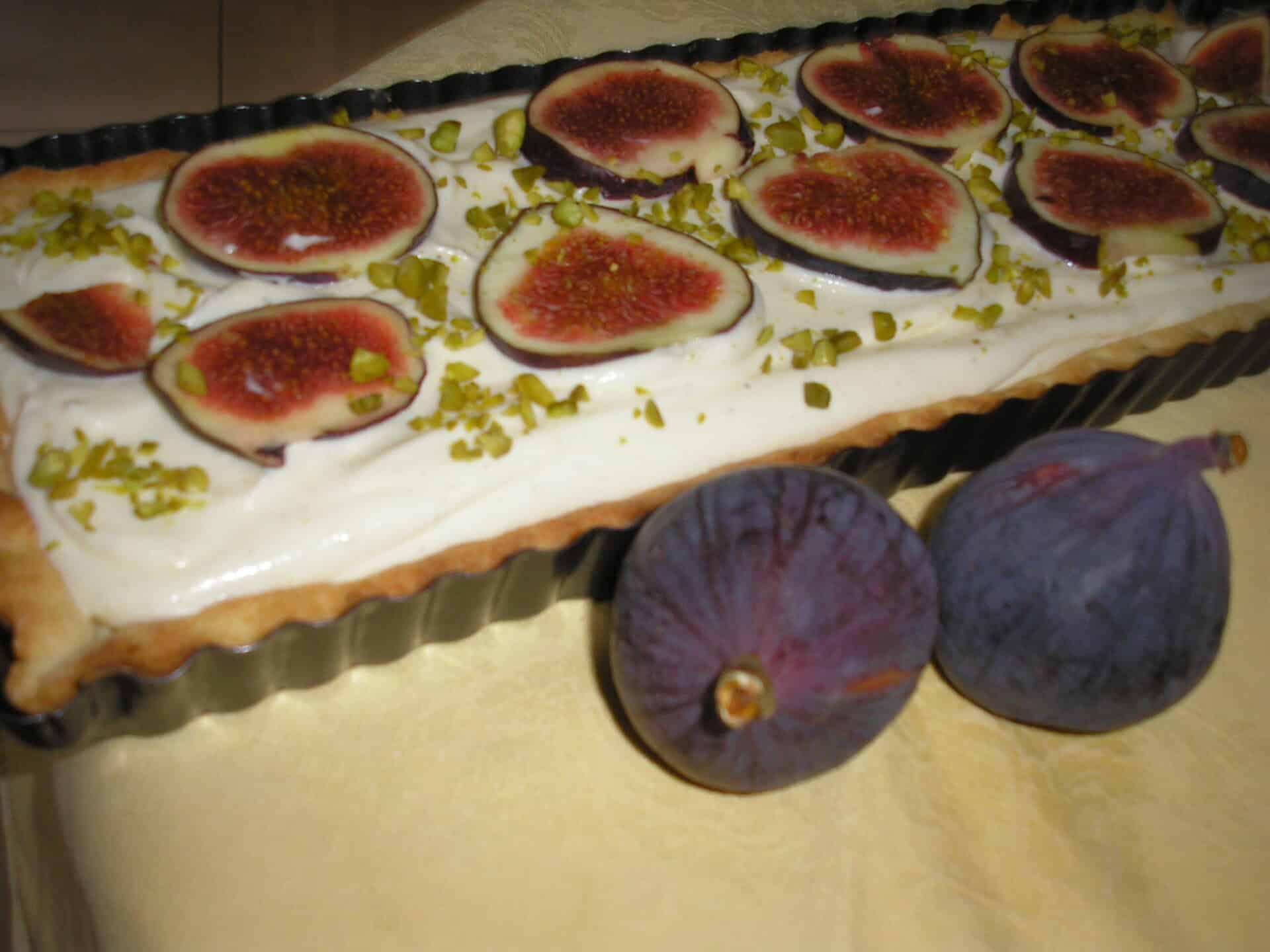 Joghurtkrémes pite fügével pisztáciával.