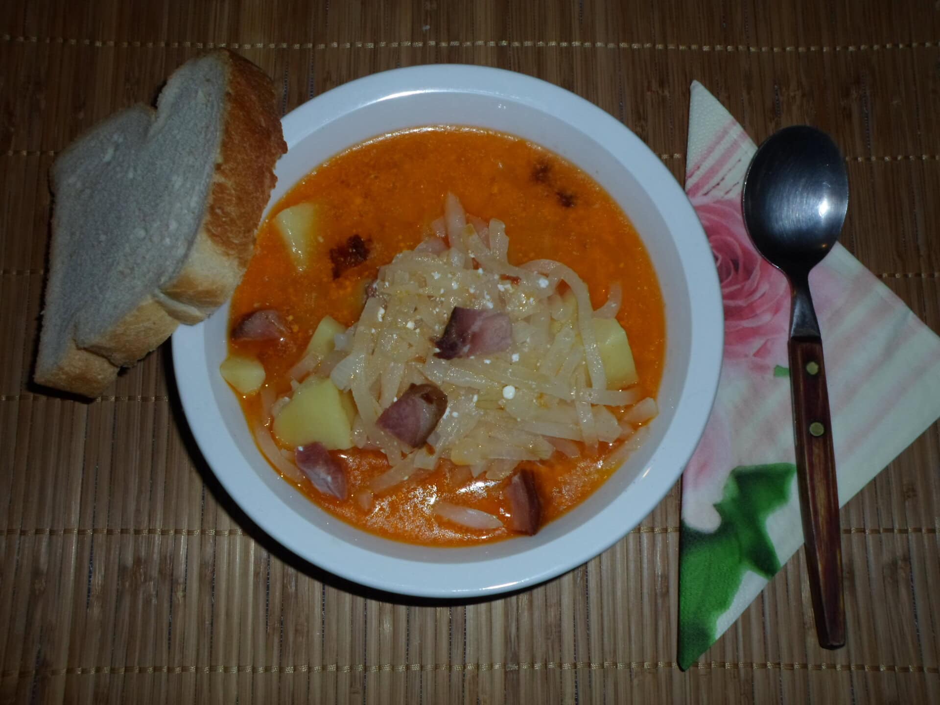 Tejfölös répa leves