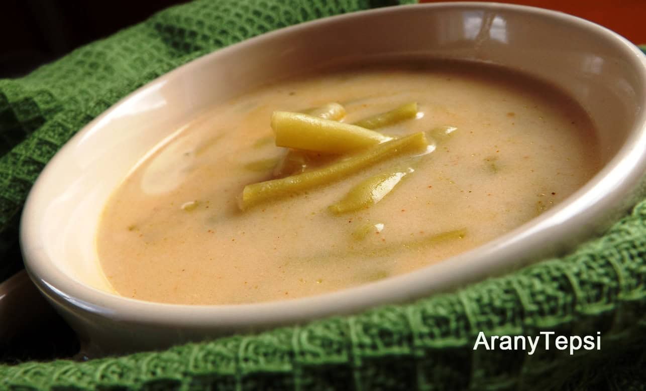 Egyszerű tejfölös zöldbableves