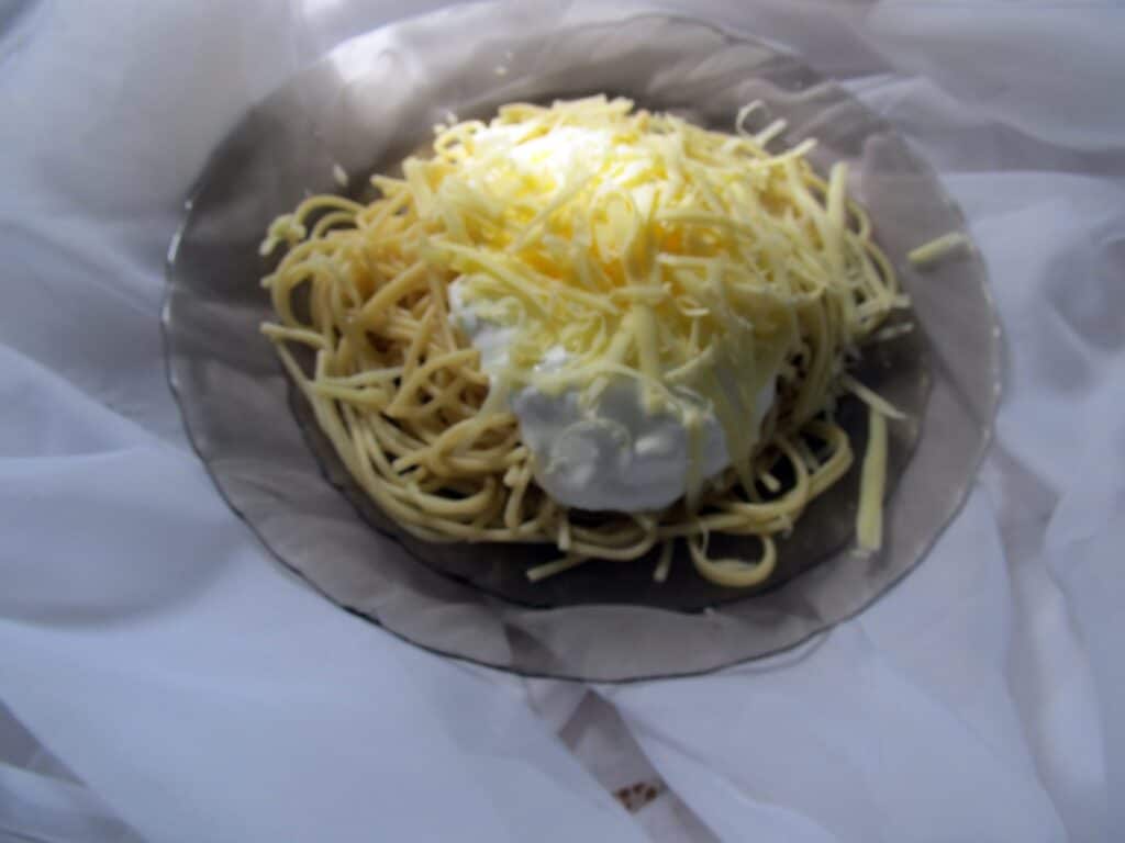Sajtos tejfölös makaróni