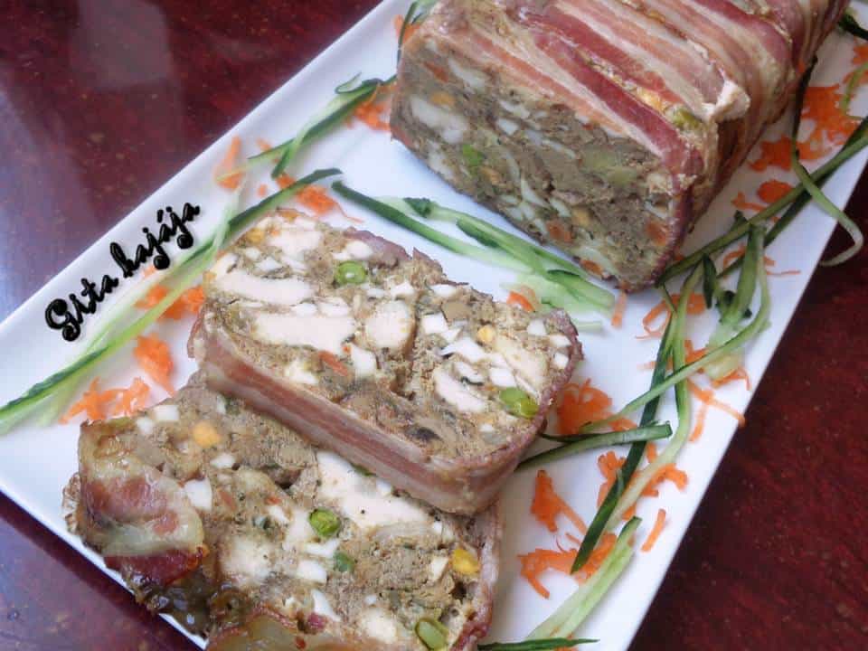 vegyes töltelékes hústekercs