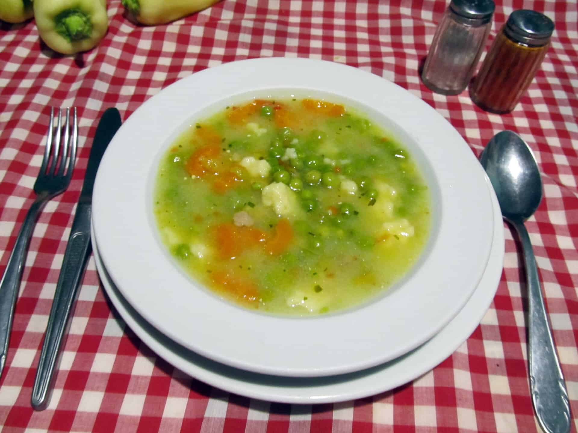 Tárkonyos pulyka raguleves