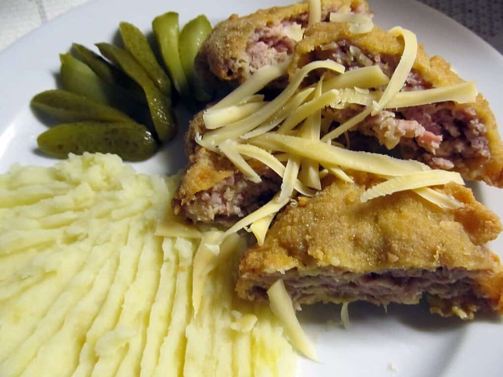 Kétsajtos rántott darálhús