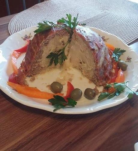 Sajtmártásos húsos karfiolbomba