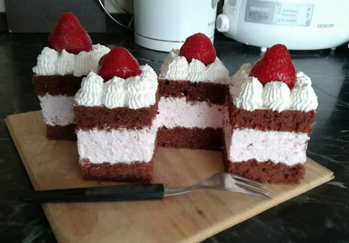Kakaós kevert gyümölcsös, mascarponés krémmel