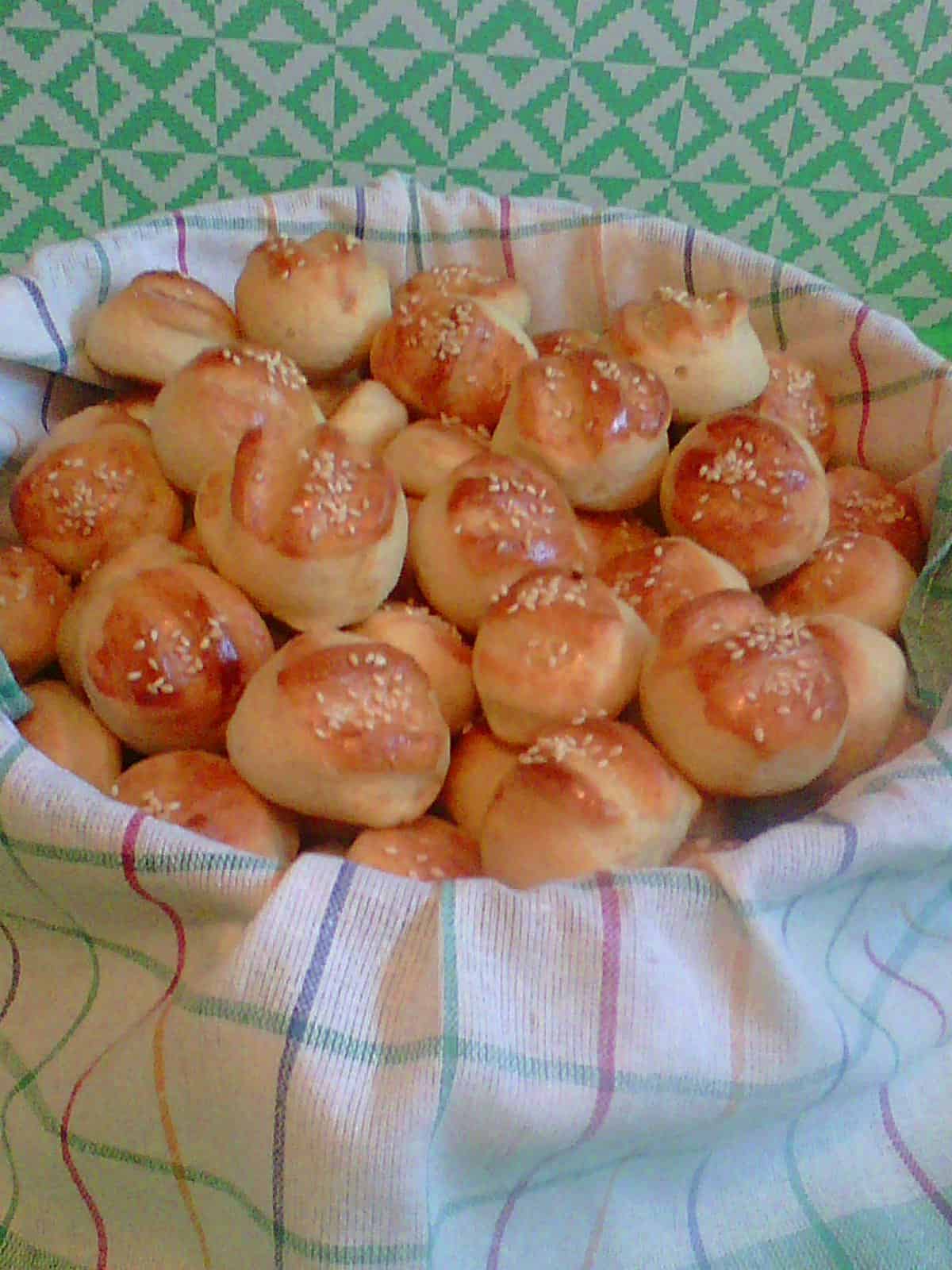 Krumplis pogácsa szezámmaggal