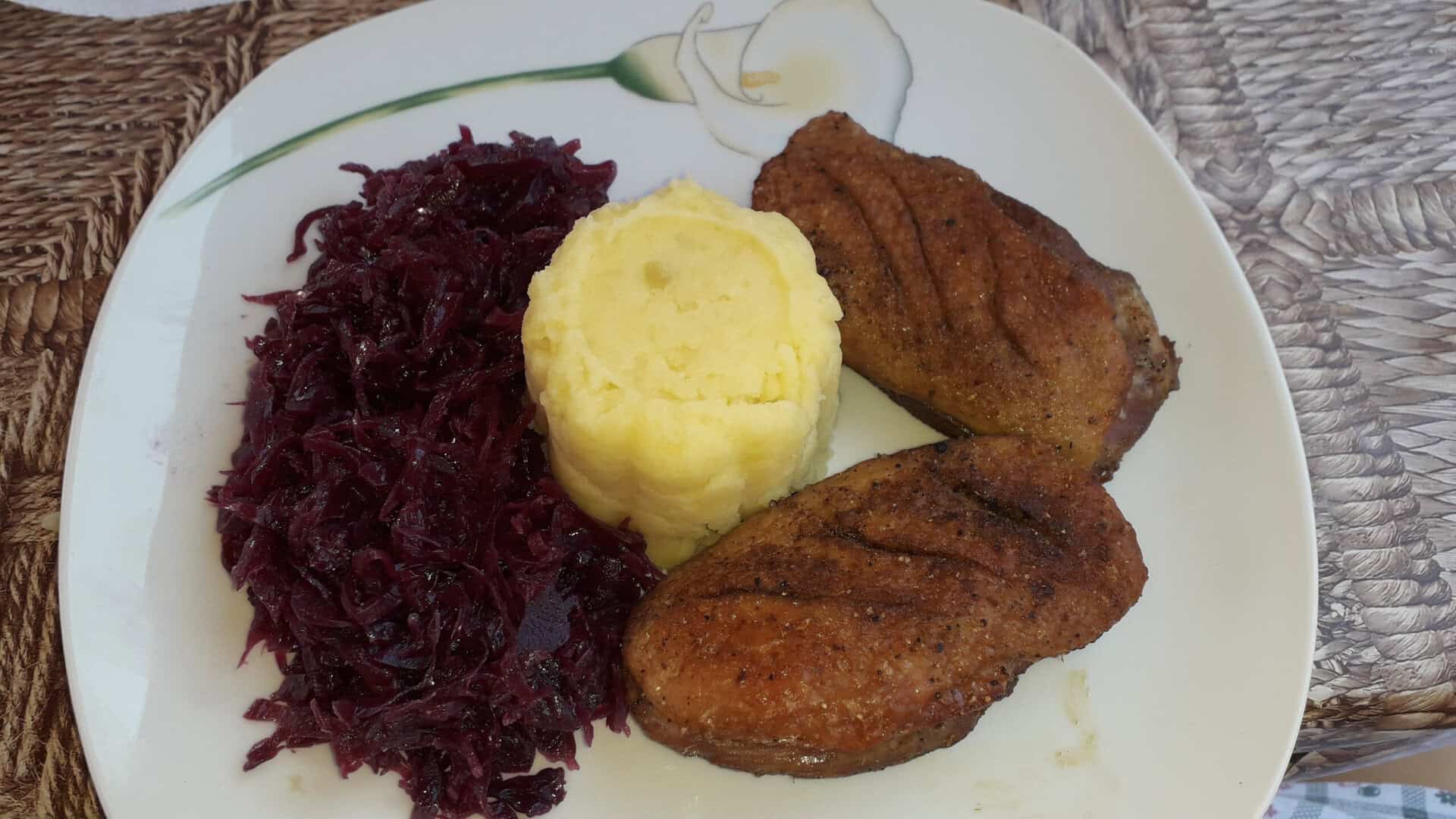 Kacsamell -lila pároltkáposztával