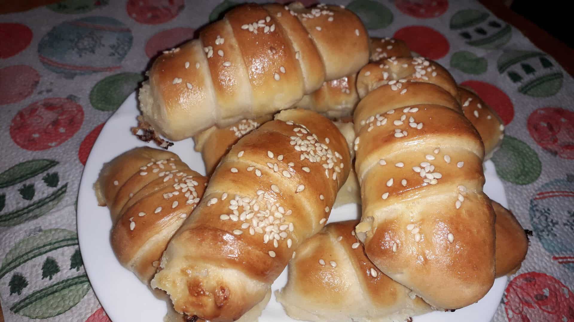 Sajtkrémes szezámos kiflik