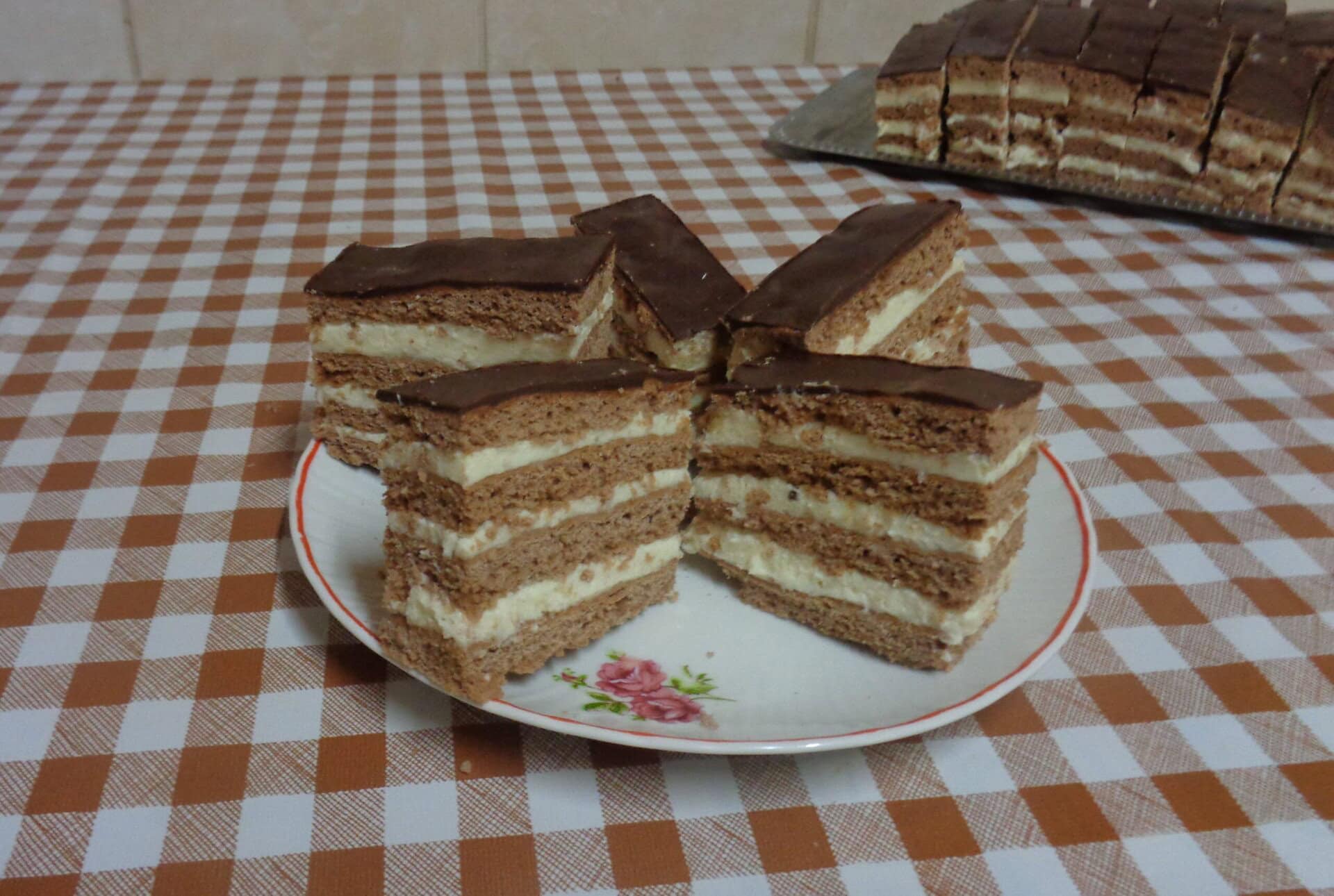 Kakós mézes krémes kókuszos krémel