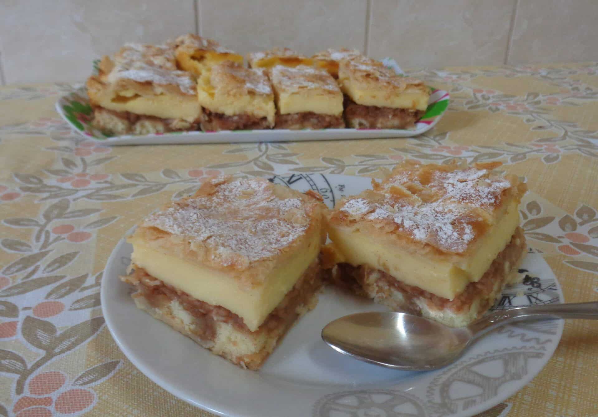 Almás-pudingos leveles tésztában